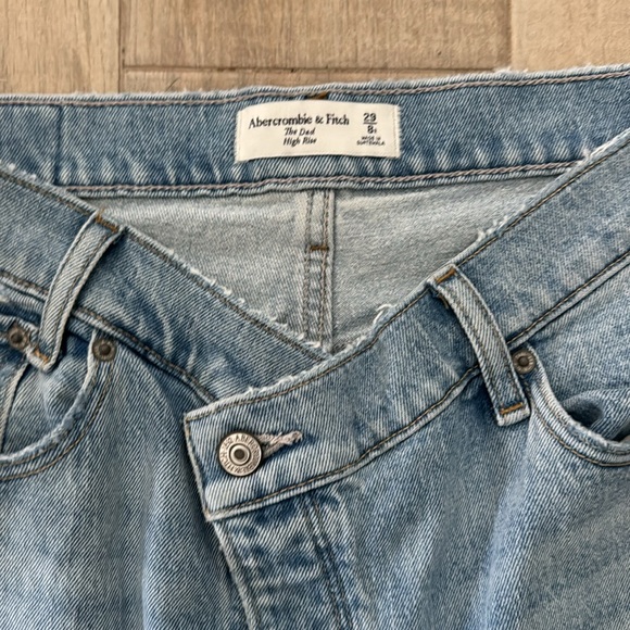 Abercrombie The Dad High Rise Jeans Size 29/8R - Picture 2 of 5